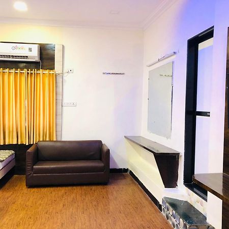 Hotel Volga 2 Mumbai Dış mekan fotoğraf